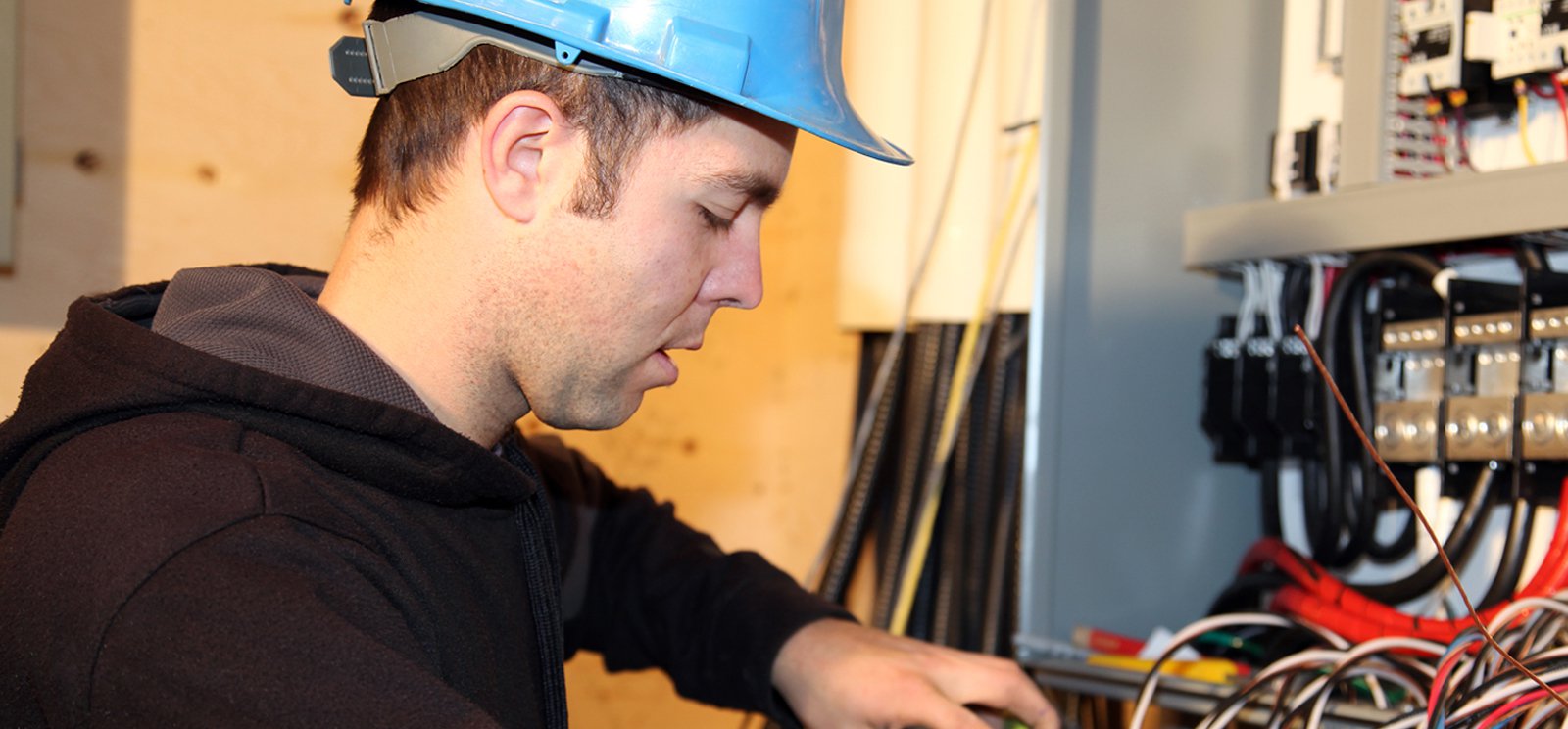 Use Electrician Software to Create  Exceptional Planned Maintenance  Schedules – Section Image