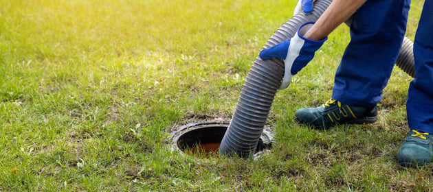 Overcoming the Top 5 Challenges in Drainage Field Service Management with Technology – Header Image